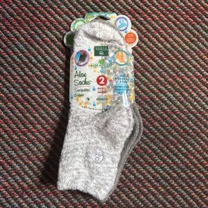 NWT Earth Therapeutics Aloe Socks (2 pack) OS